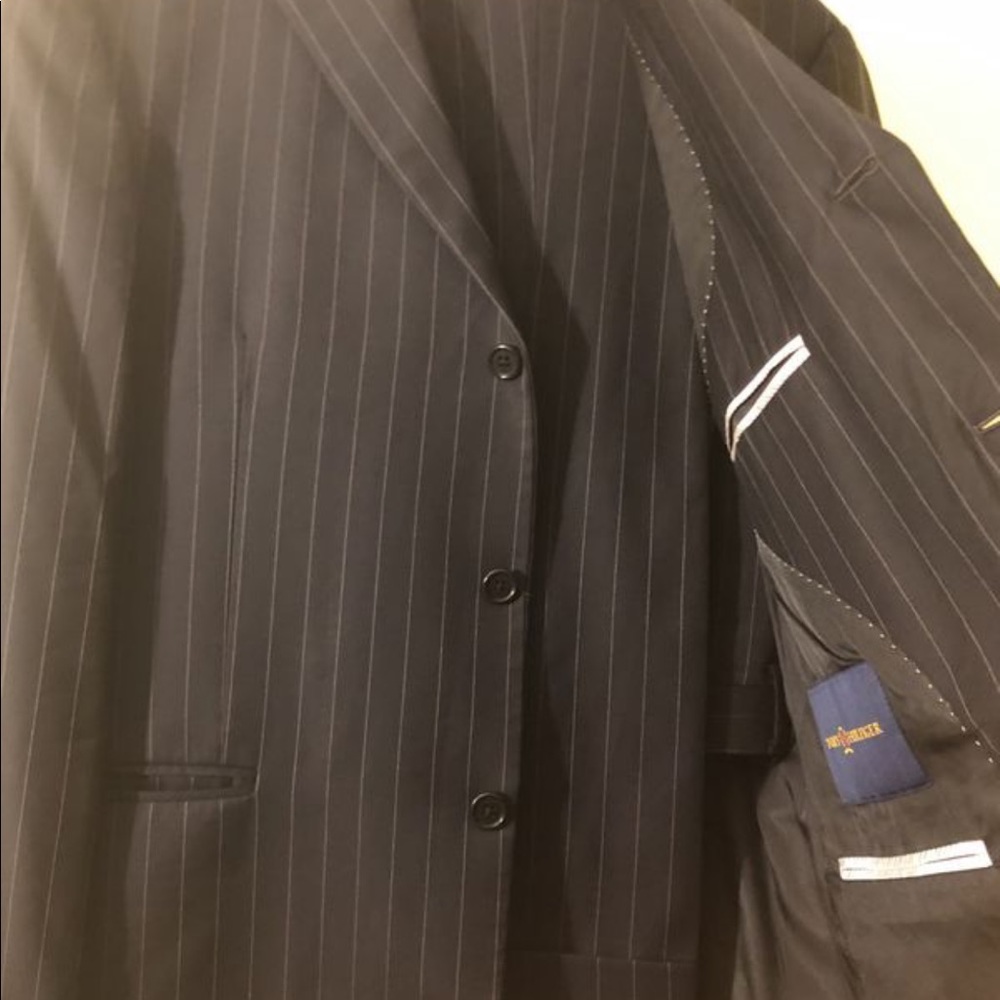 Tommy Hilfiger Men’s Blue pinstriped suit